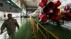 русские собираются направить к марсу обитаемый космический корабль с ядерным двигателем на борту